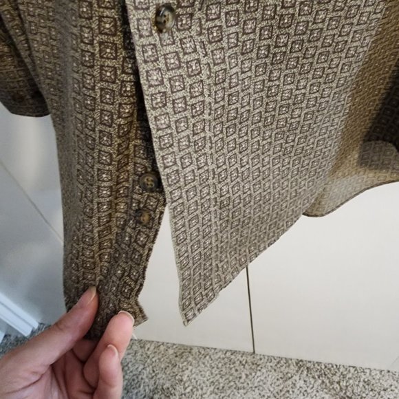 Mens Van Heusen Wrinkle Free Squares Design Button Down  | Size XL 17 - 17 1/2 - Picture 6 of 10